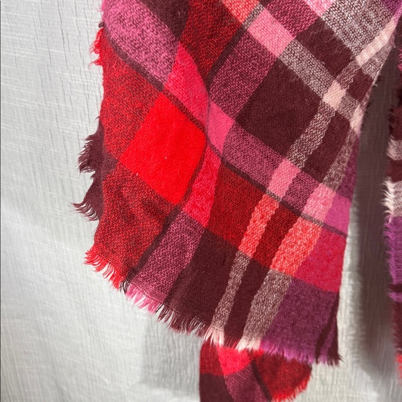 Aeropostale Plaid Scarf - Picture 6 of 7